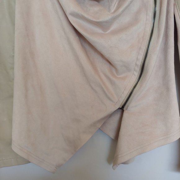 BlankNYC tan faux suede/faux leataher a-symmetrical zip jacket Medium - Picture 6 of 15